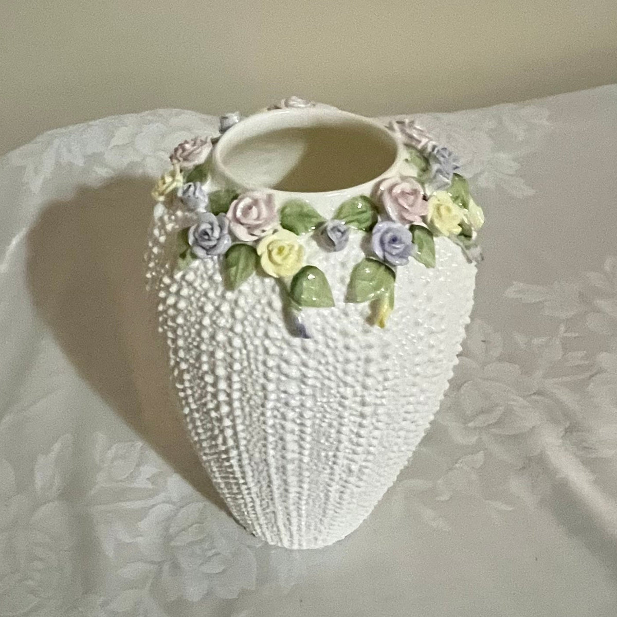 Y358 10" tall 1987 Seymour Mann, Jolie Fleurs Bone China Vase