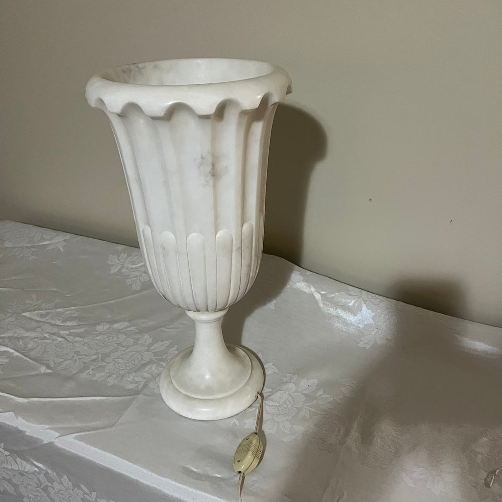 Y359 20" tall vintage Italian alabaster urn lamp (very heavy)