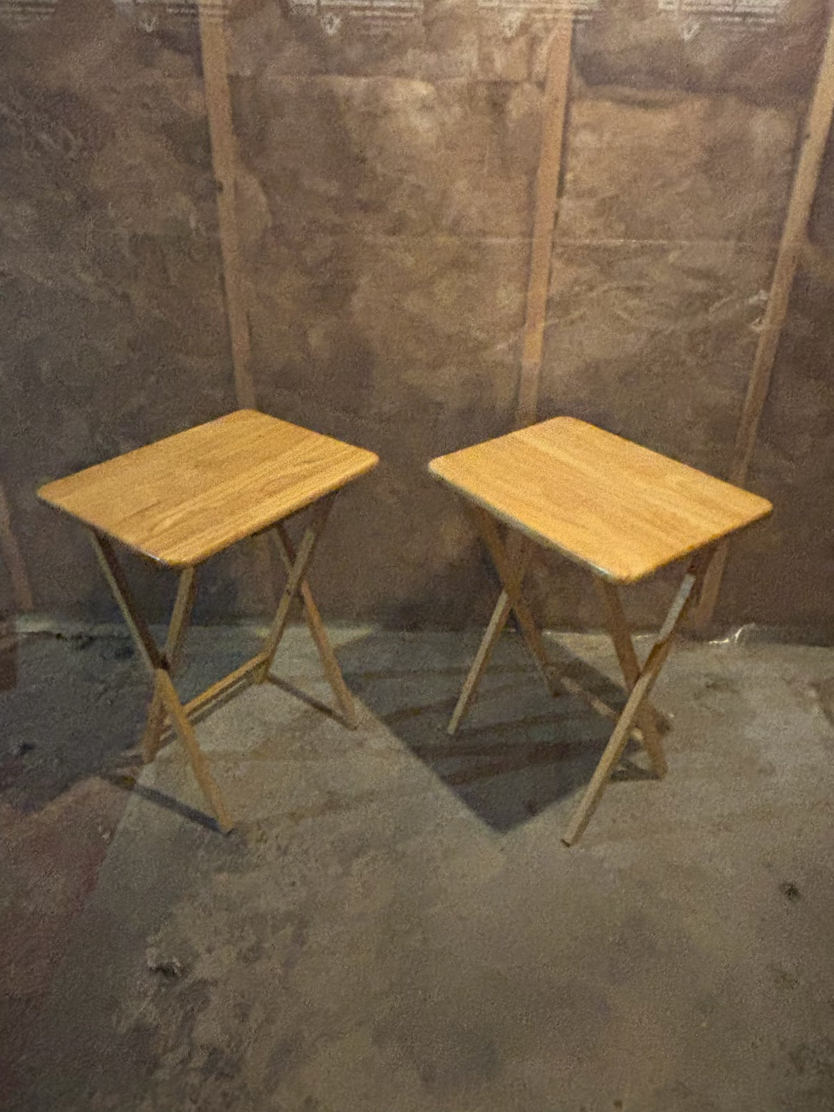 E306 2 folding tables