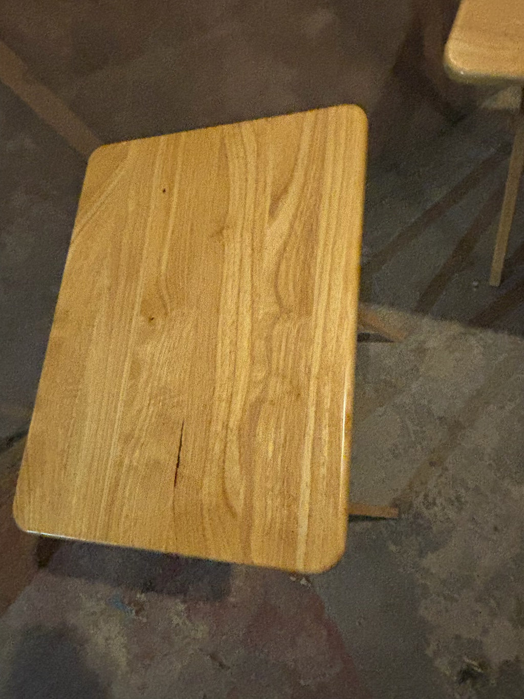 E306 2 folding tables