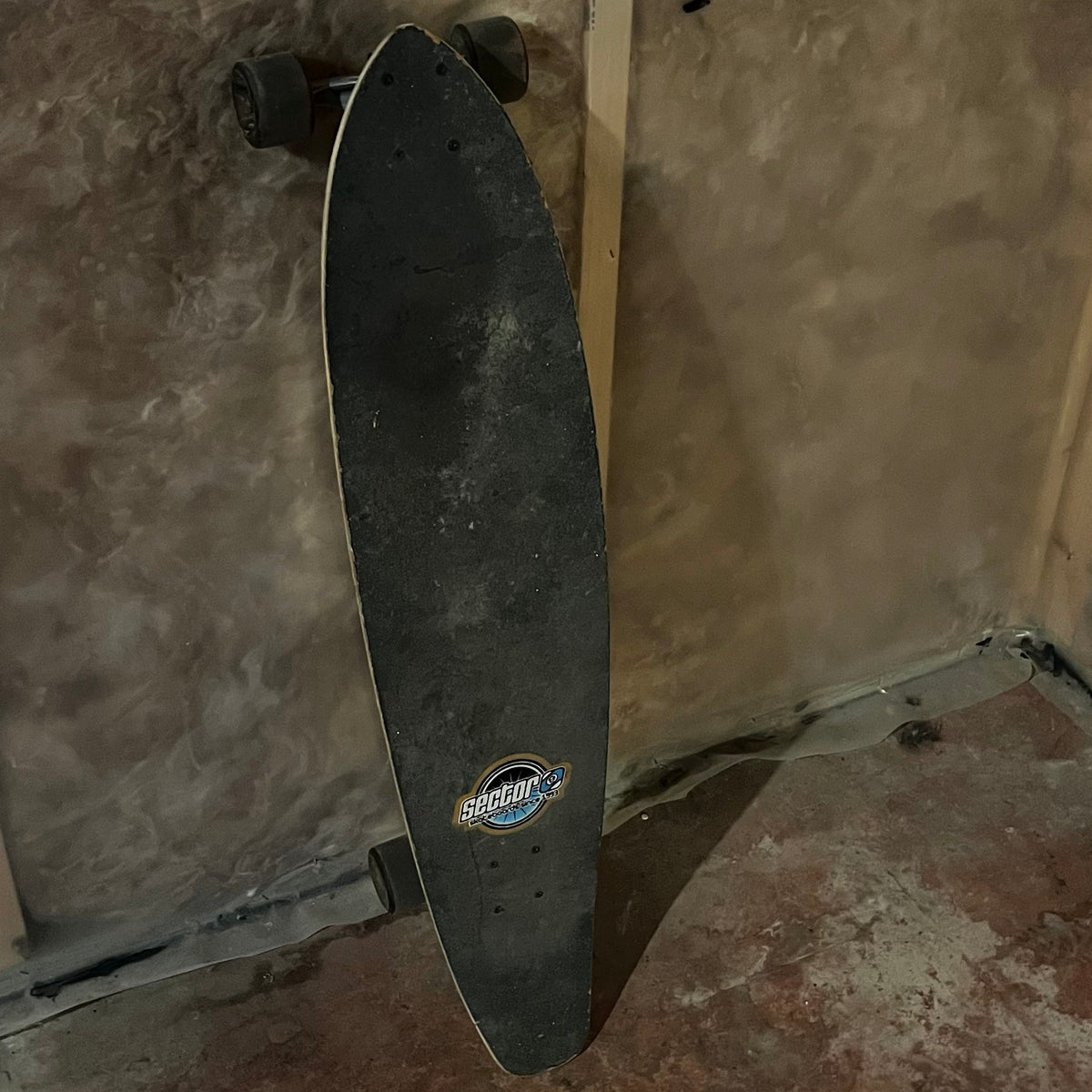 E203 Skateboard