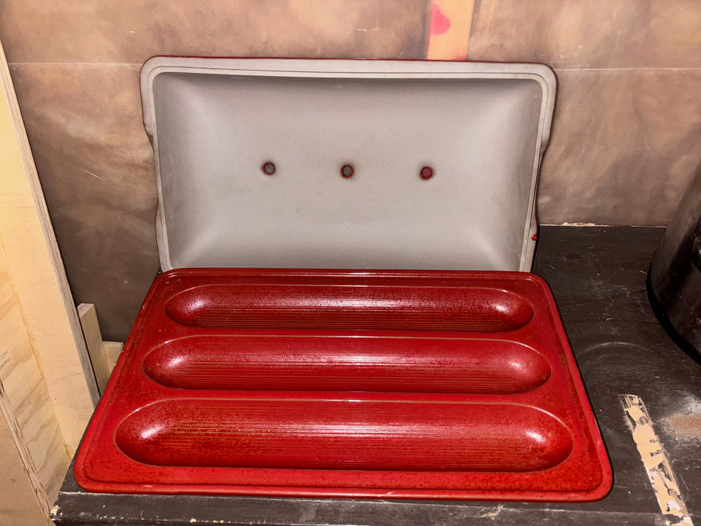 E315 Emile Henry Baguette baker