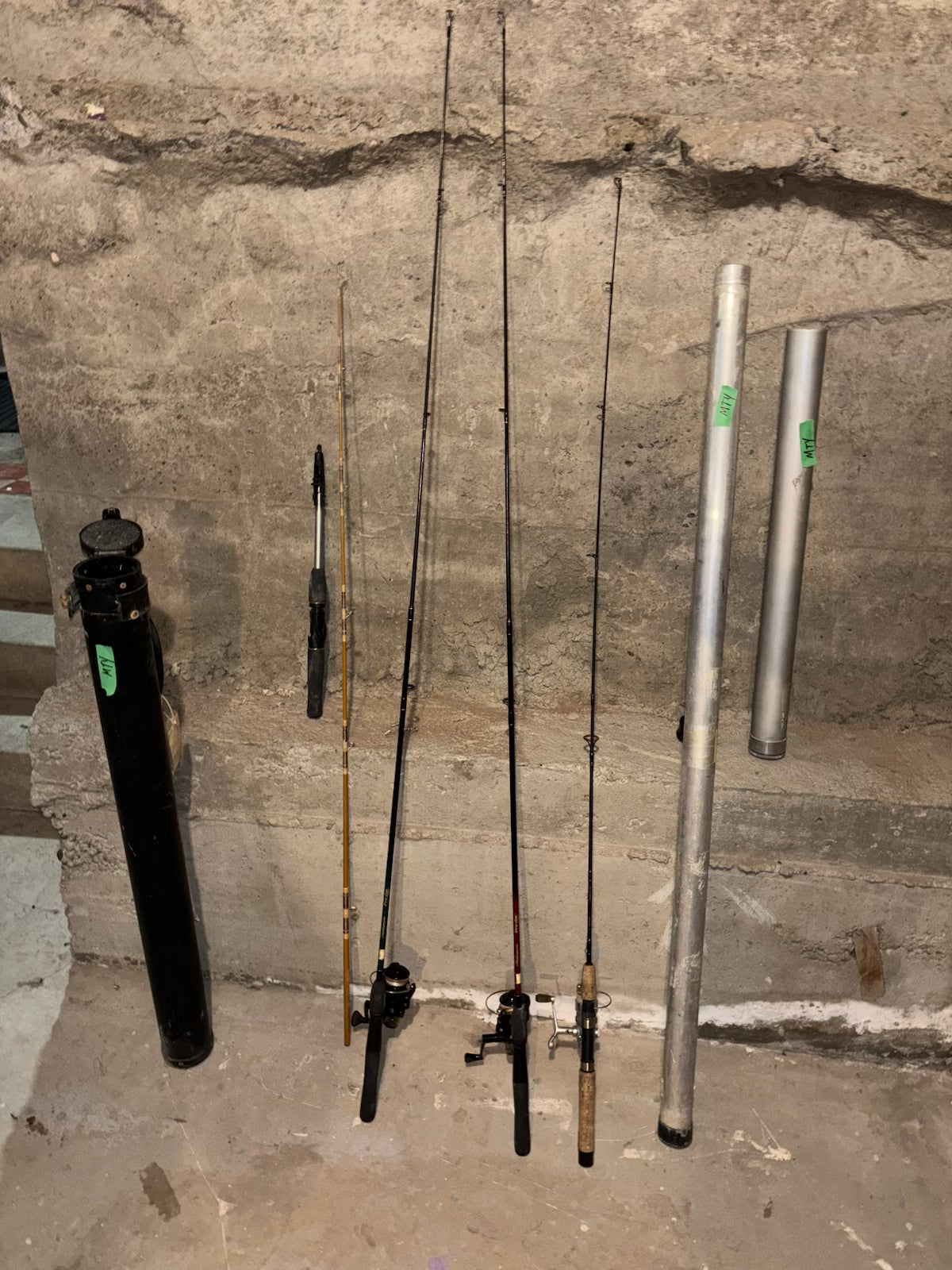 E318 Fishing rods grouping