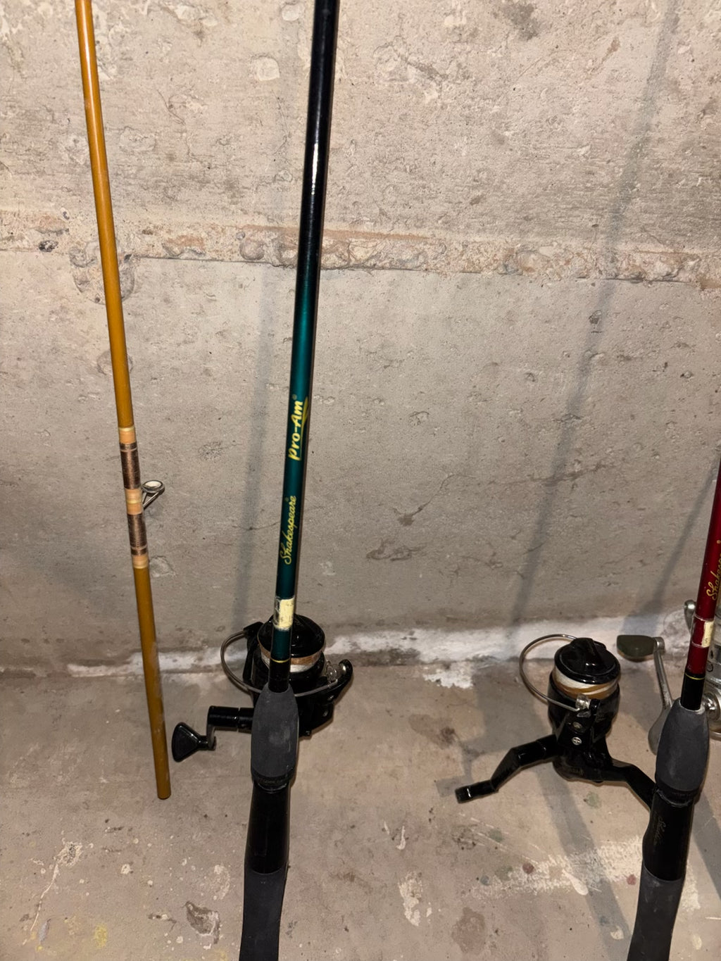 E318 Fishing rods grouping