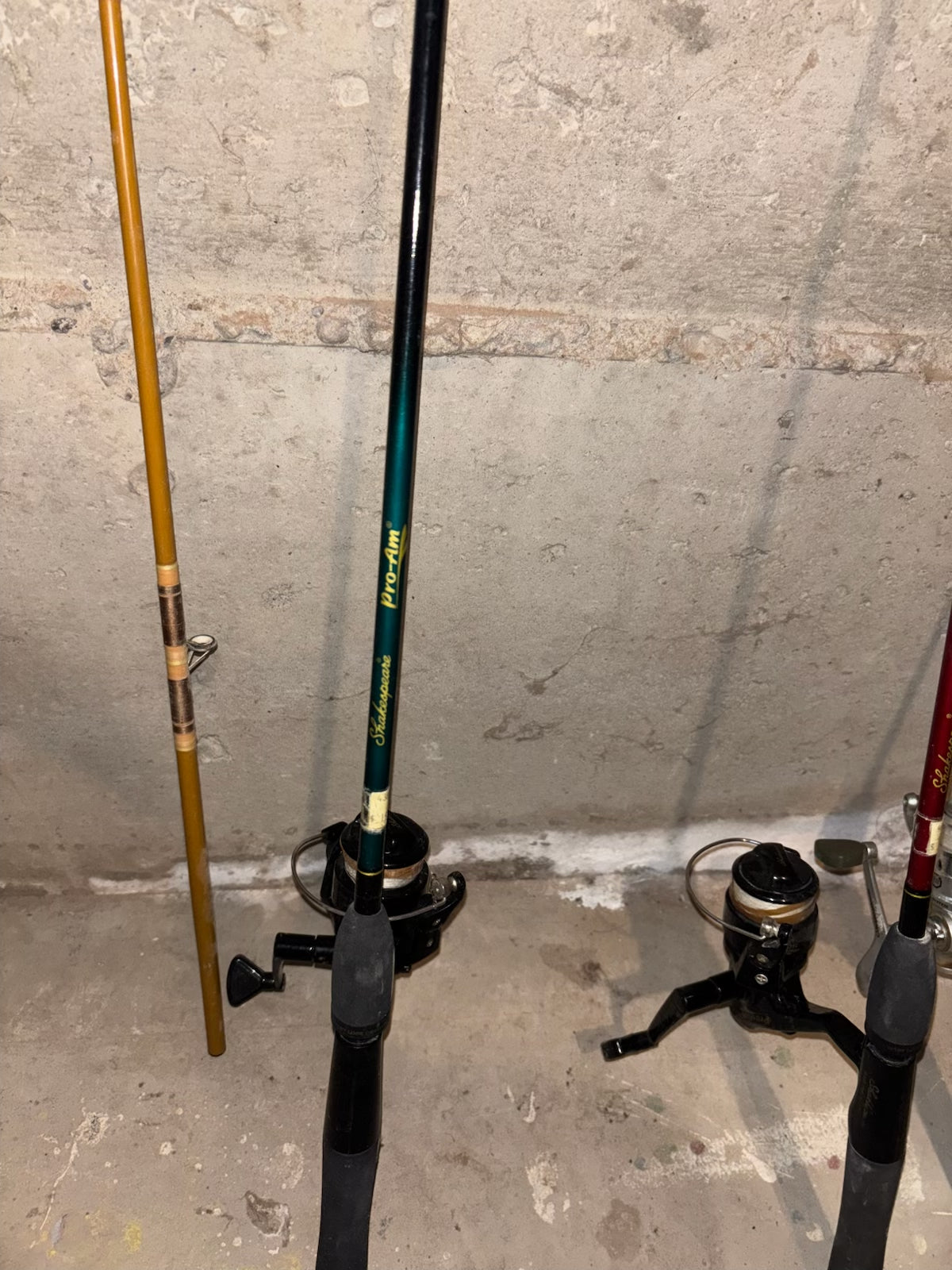 E318 Fishing rods grouping