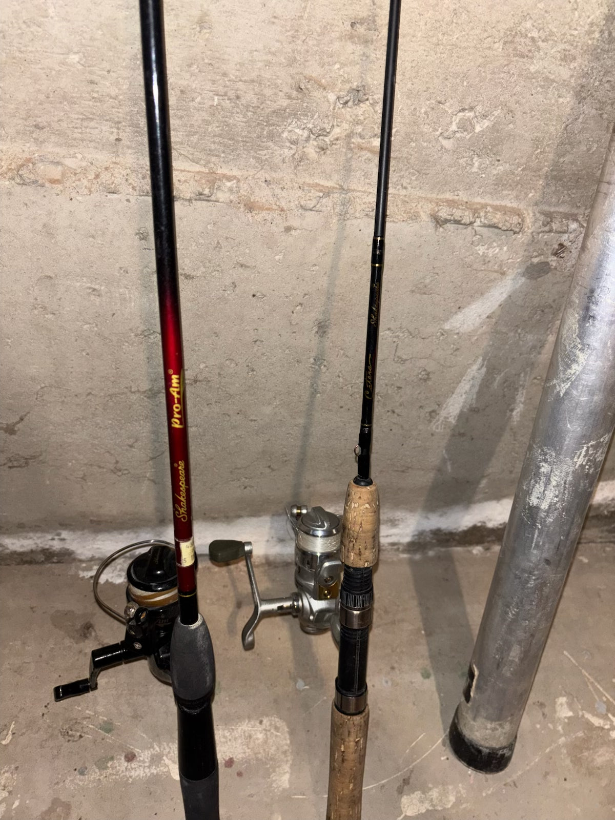 E318 Fishing rods grouping