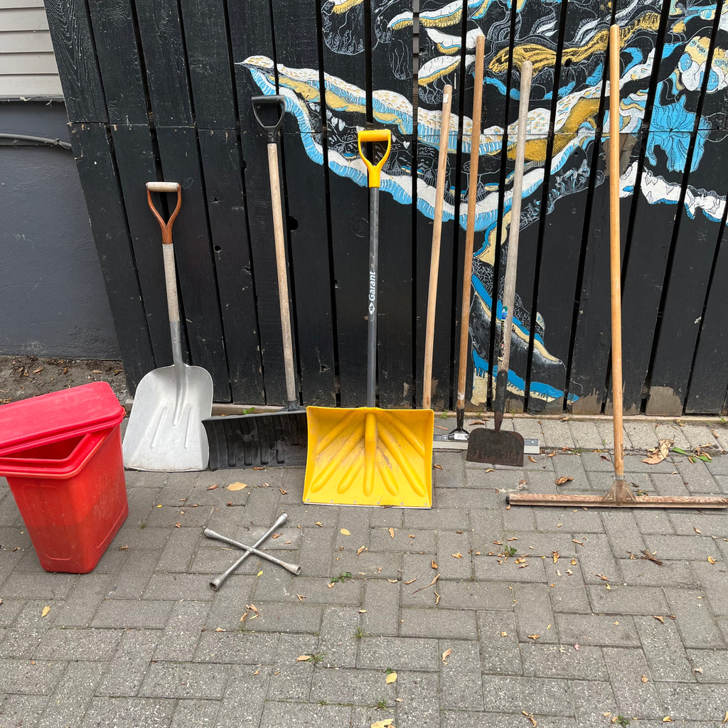 E213 & 309 Outdoor tools grouping