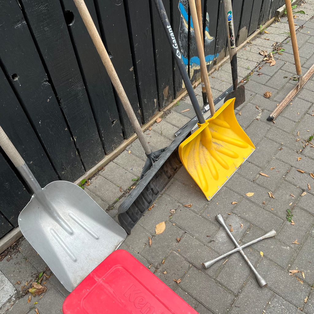 E213 & 309 Outdoor tools grouping