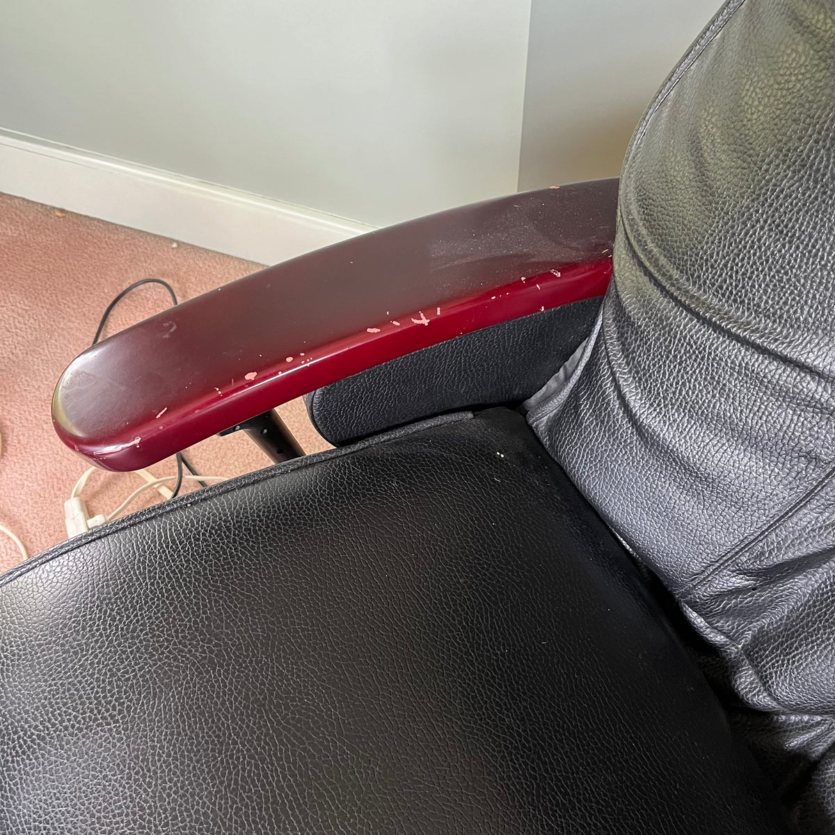 E214 massage chair (scratches and wear)