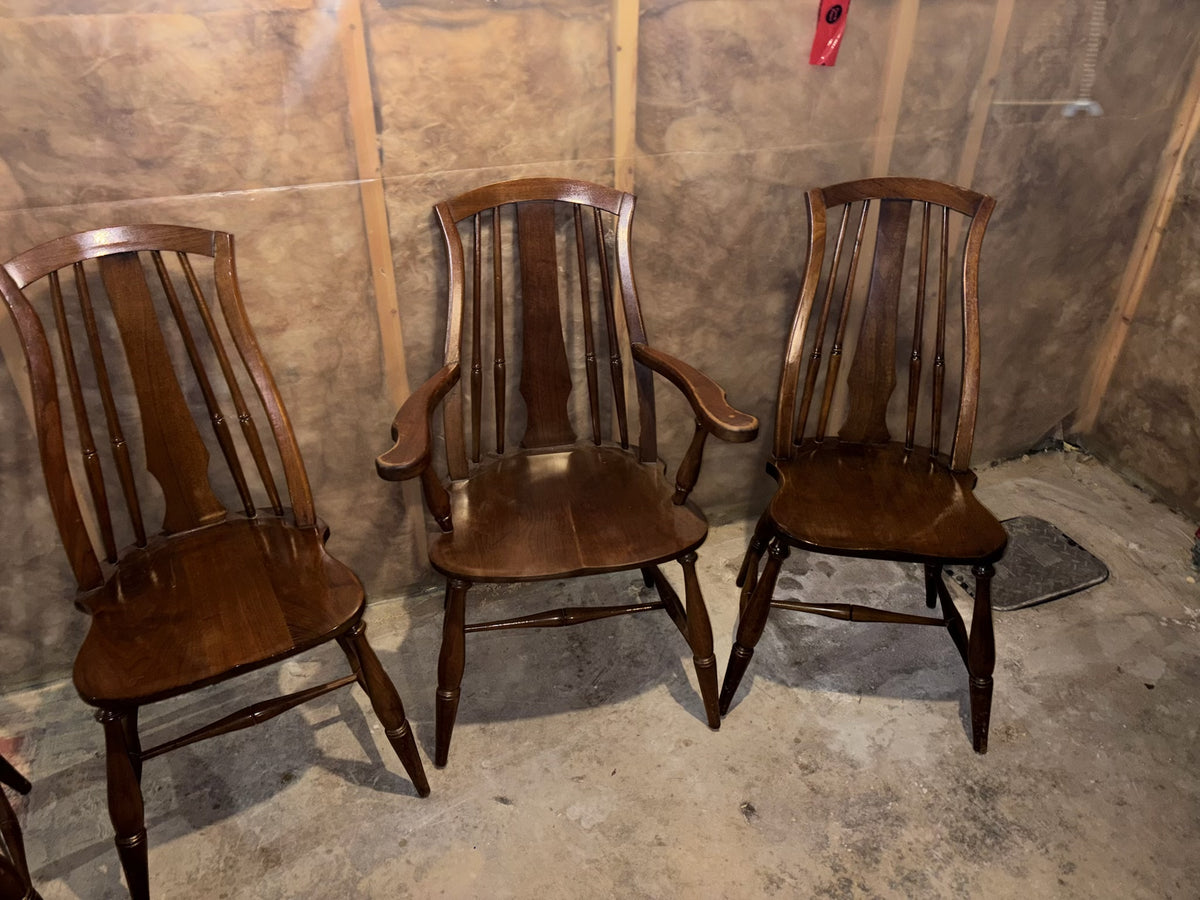 E201 & 304 Beaucraft furniture Solid walnut dining table with 4 Chairs