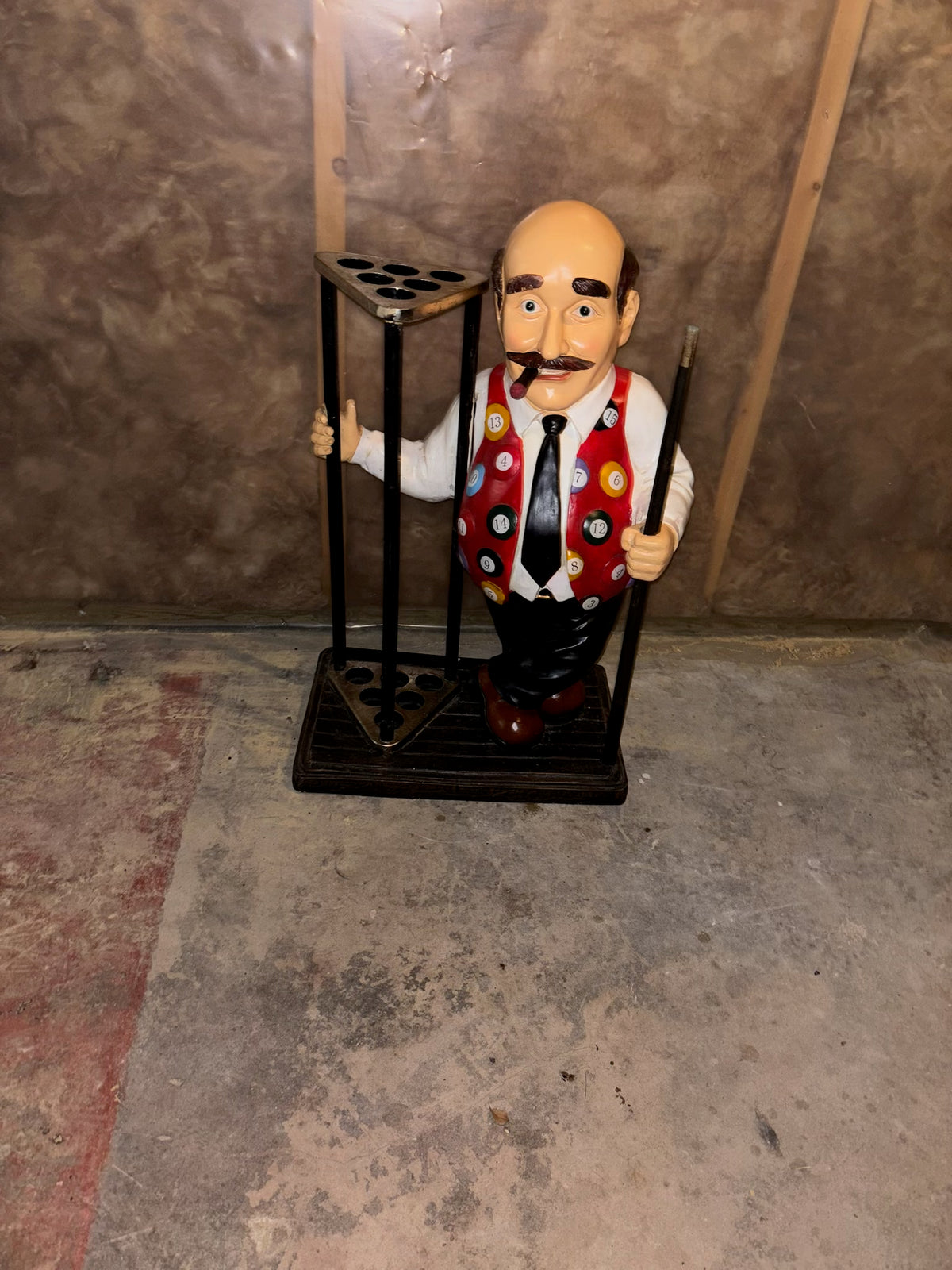 E312 Pool Que Butler (26" tall)