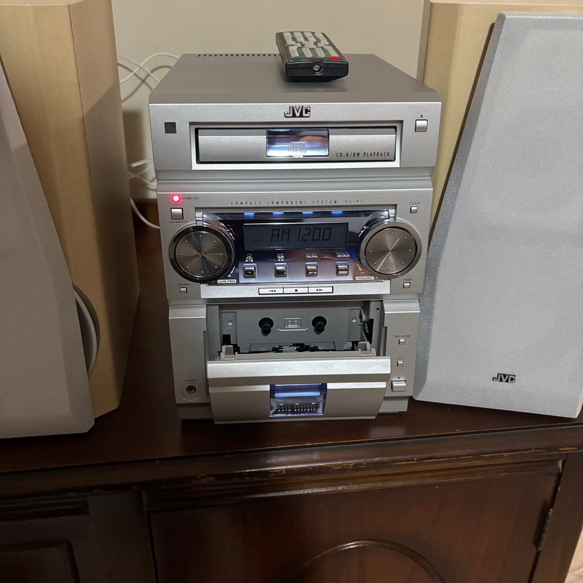 Y123 Vintage Compact JVC stereo