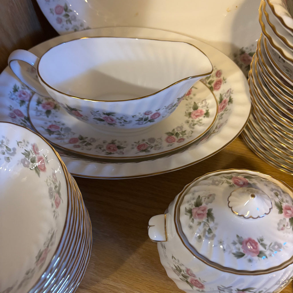 Y125 88 Piece Vintage Minton Spring Bouquet china grouping