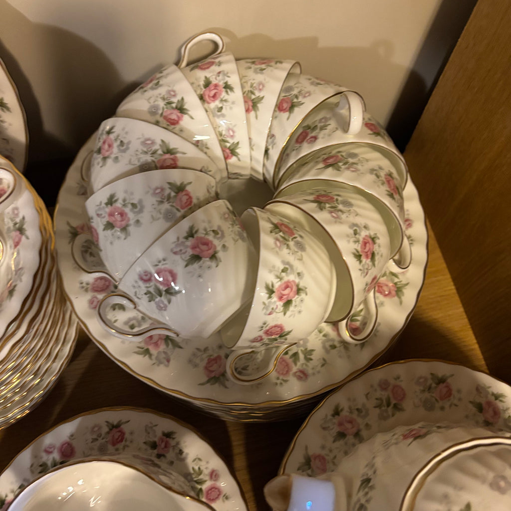 Y125 88 Piece Vintage Minton Spring Bouquet china grouping