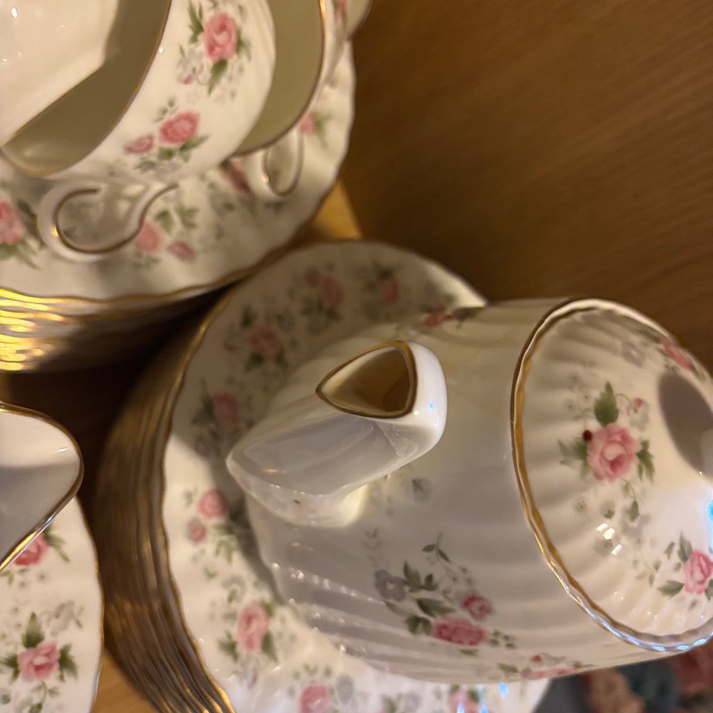 Y125 88 Piece Vintage Minton Spring Bouquet china grouping