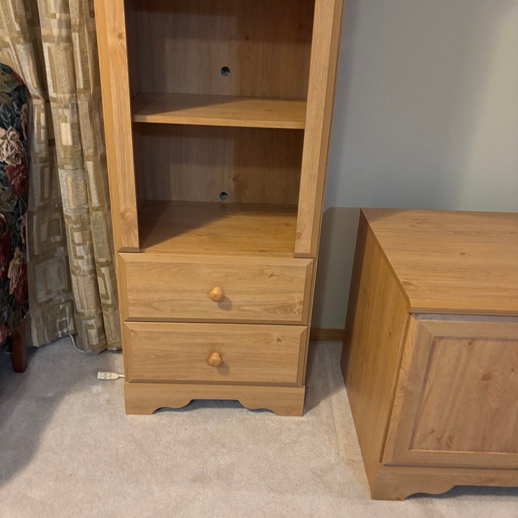 Y126 4 Piece Pine entertainment centre