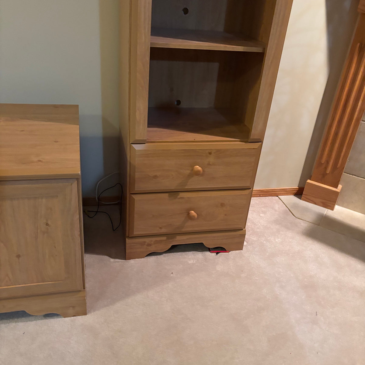 Y126 4 Piece Pine entertainment centre