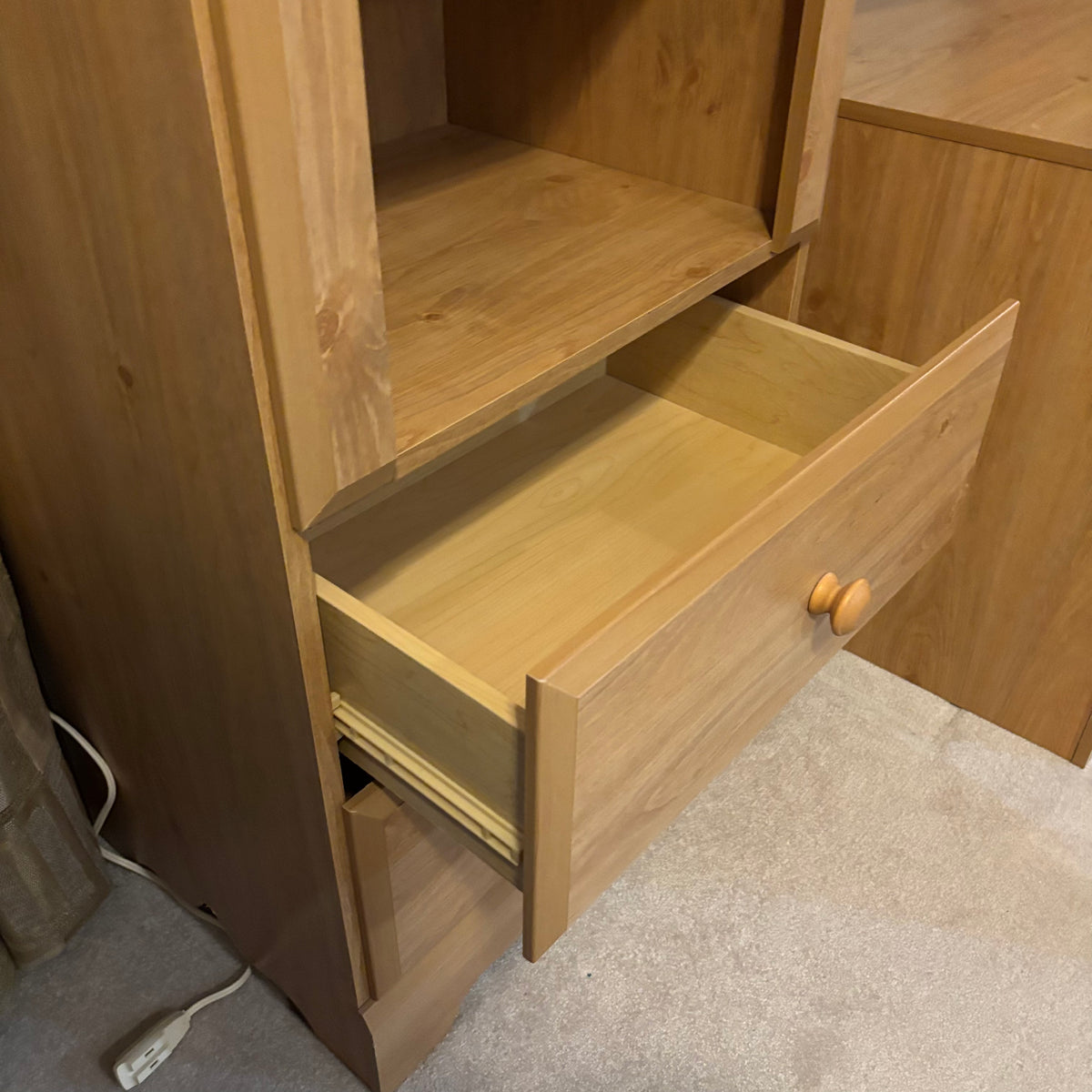 Y126 4 Piece Pine entertainment centre