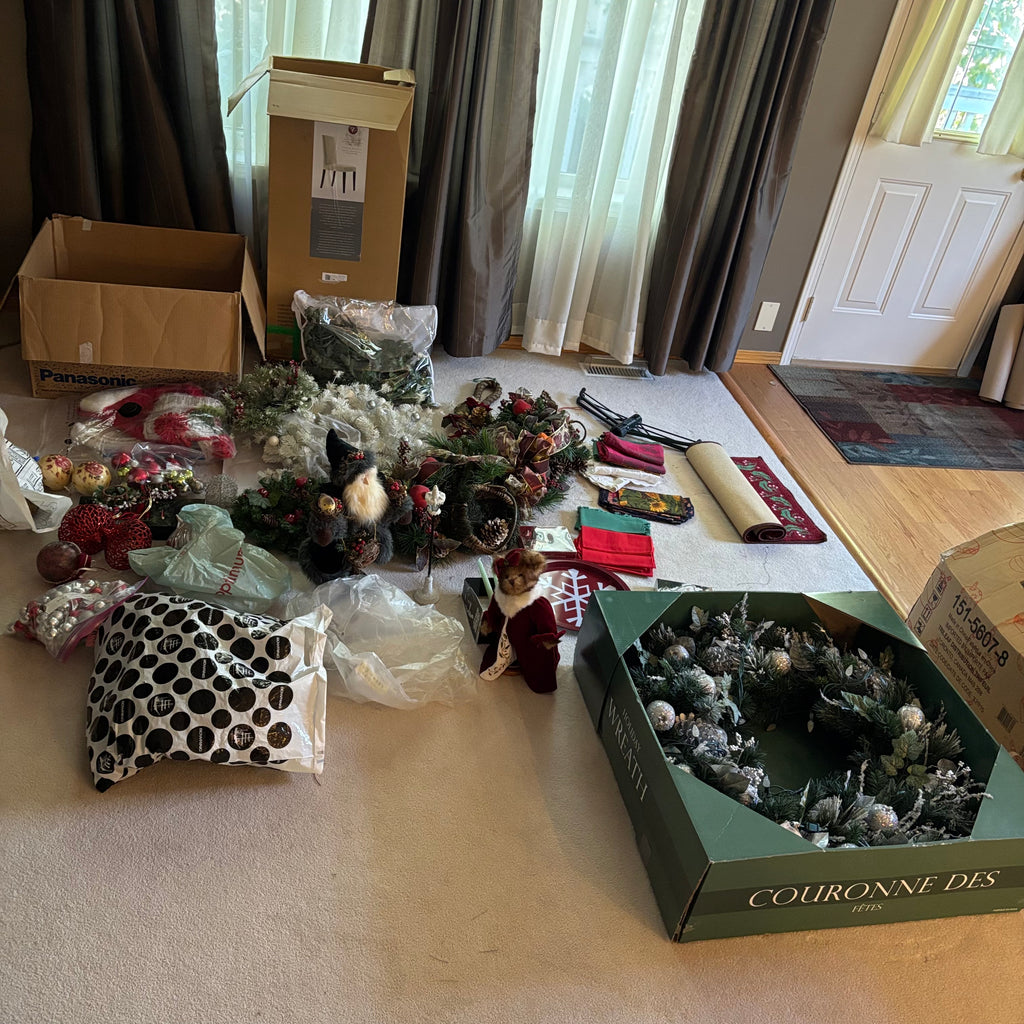 Y134 Christmas Grouping (wreath and more)