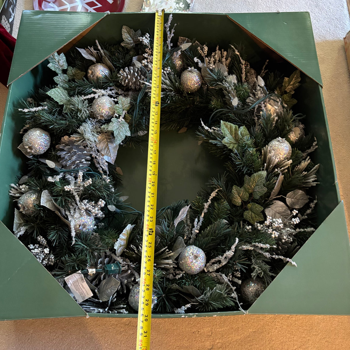 Y134 Christmas Grouping (wreath and more)