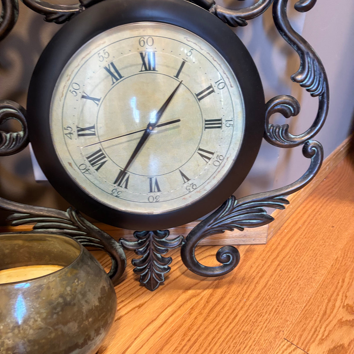 Y136 Home Decor Grouping (mirror and wall clock, clock is plastic)