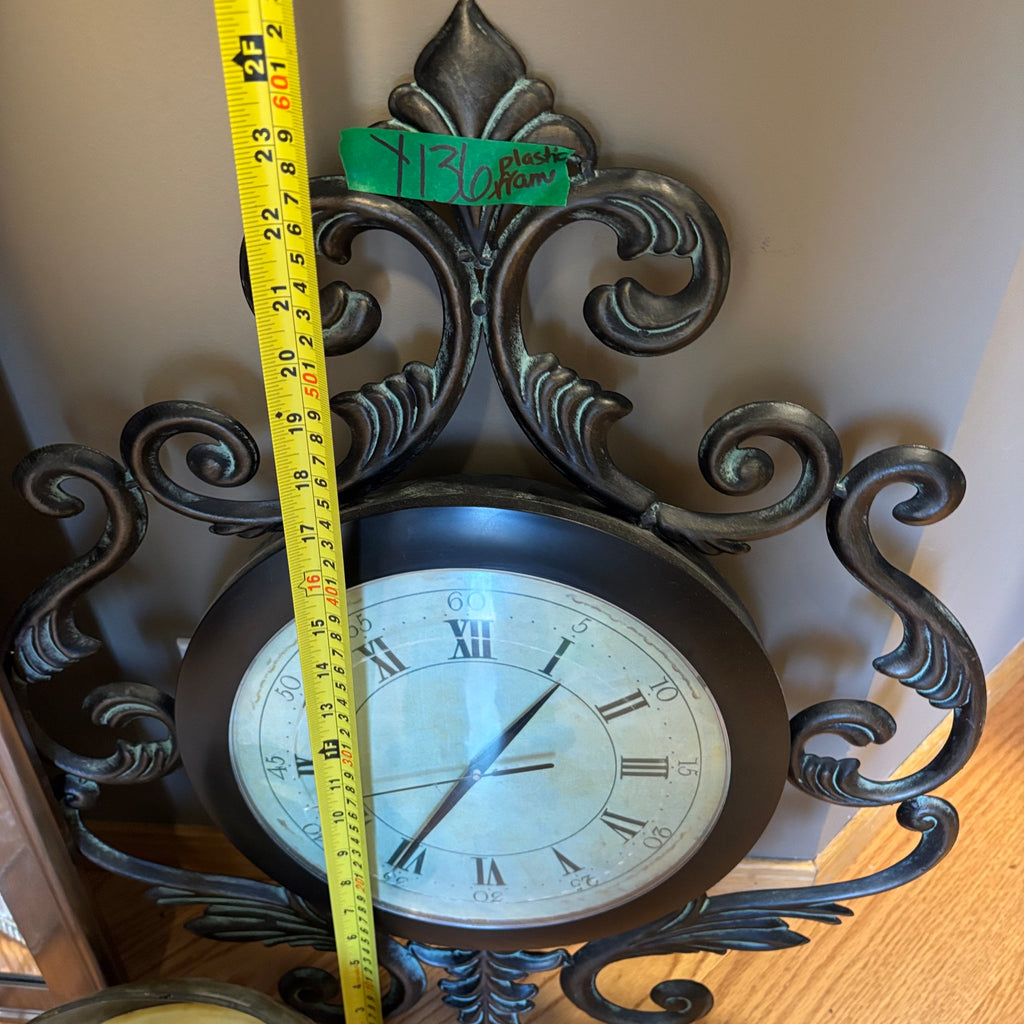 Y136 Home Decor Grouping (mirror and wall clock, clock is plastic)