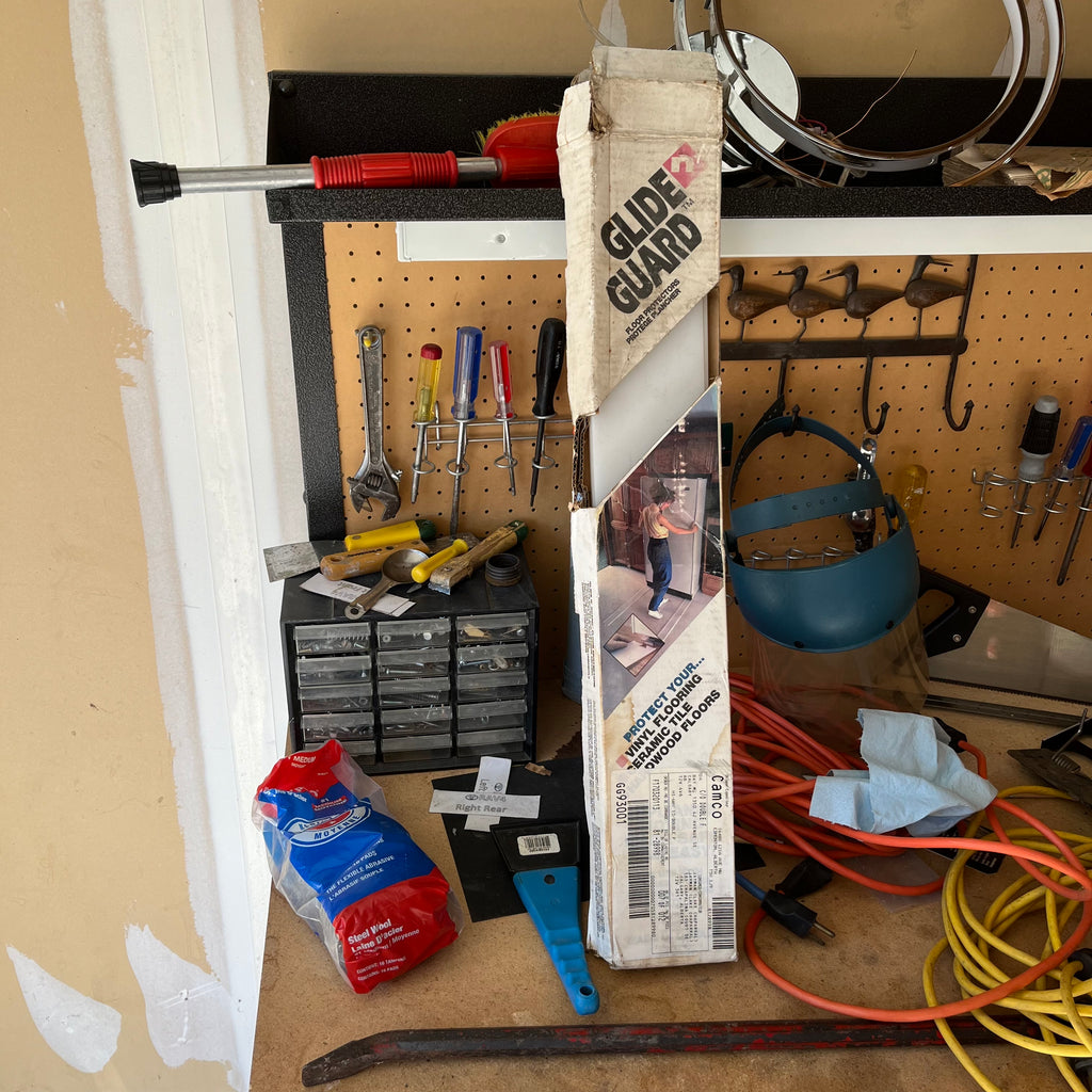 Y336 Garage Grouping (workbench and more)