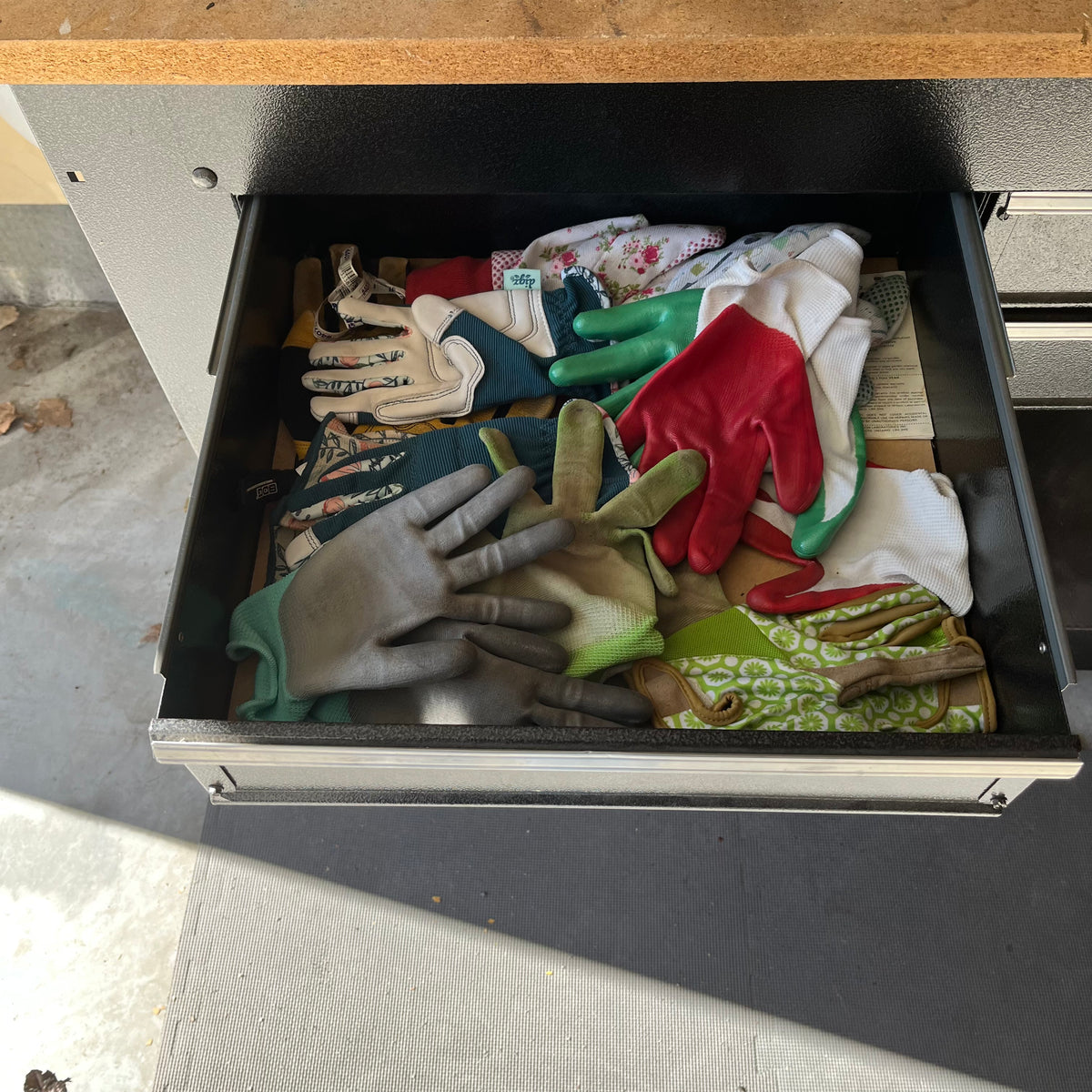Y336 Garage Grouping (workbench and more)