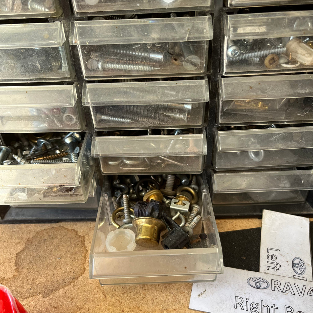 Y336 Garage Grouping (workbench and more)