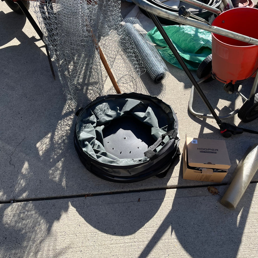 Y338 Garage Grouping (buckets, brooms and more)