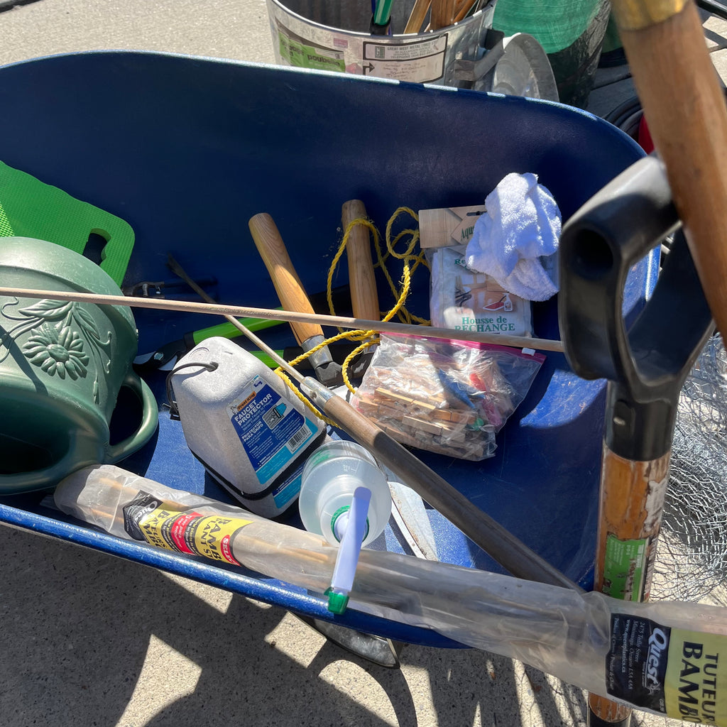 Y338 Garage Grouping (buckets, brooms and more)