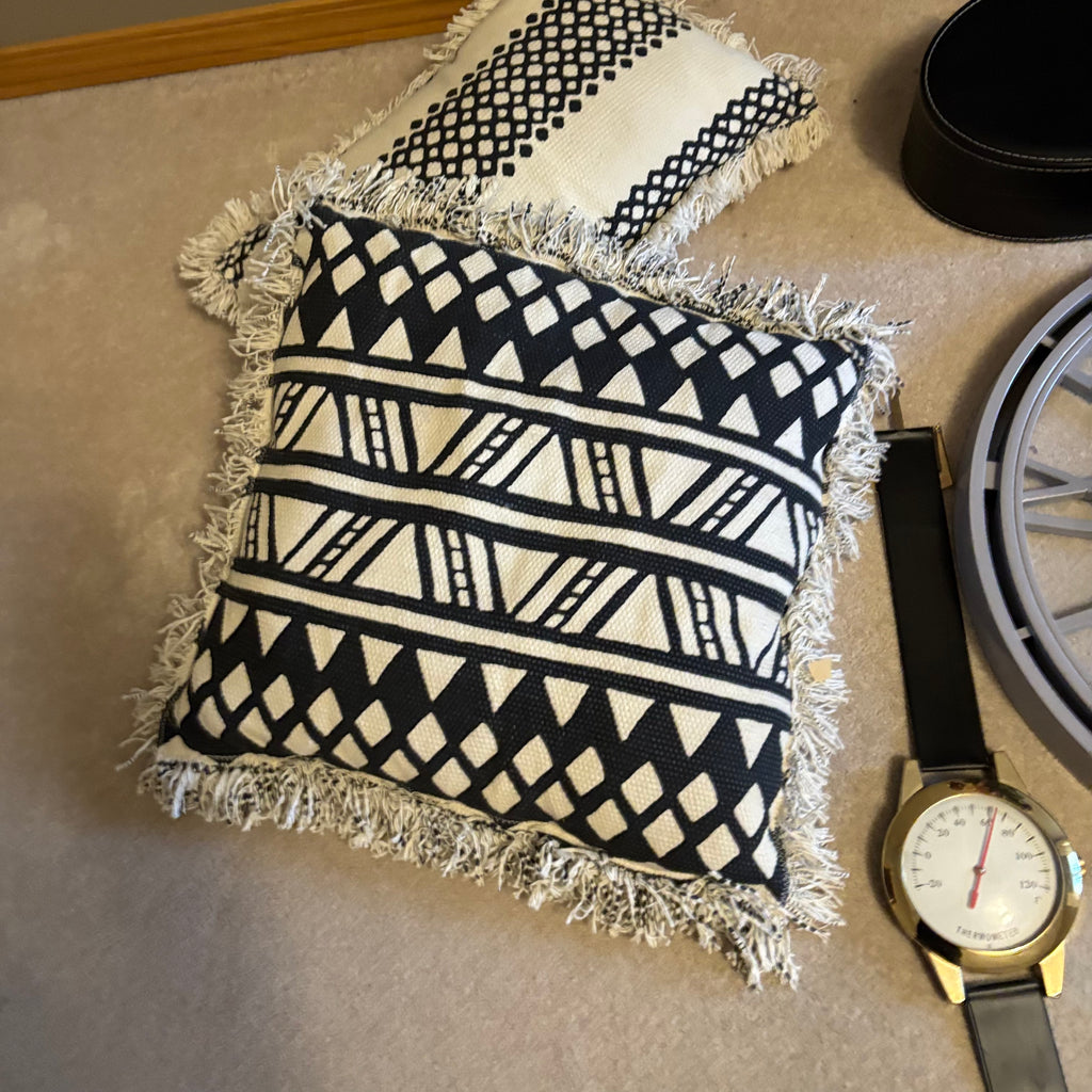 Y141 Home Decor Grouping (throw pillows and more)