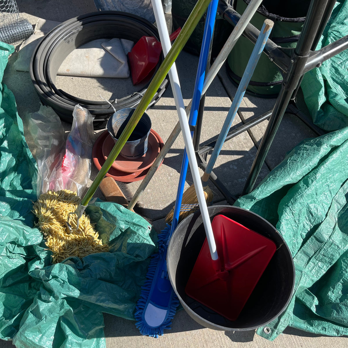 Y338 Garage Grouping (buckets, brooms and more)