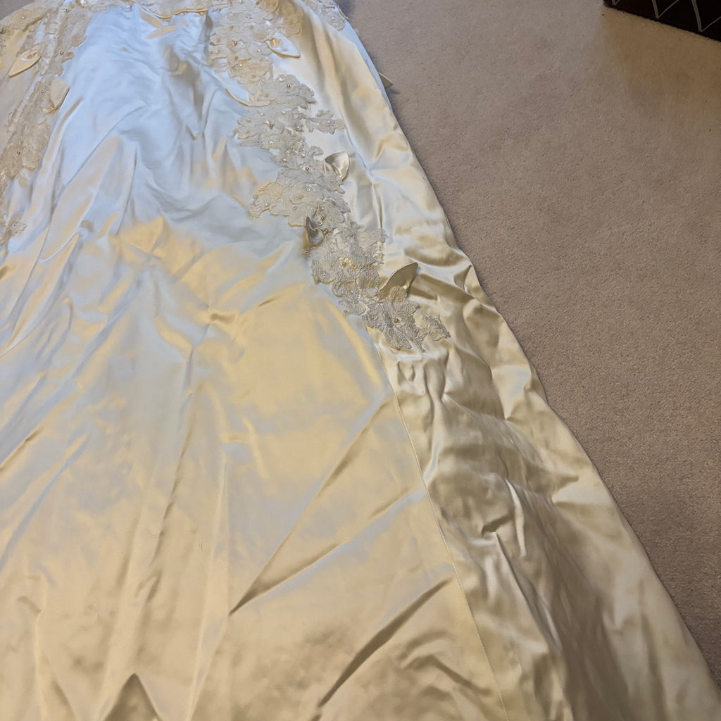 Y142 Vintage wedding dress (extra small)