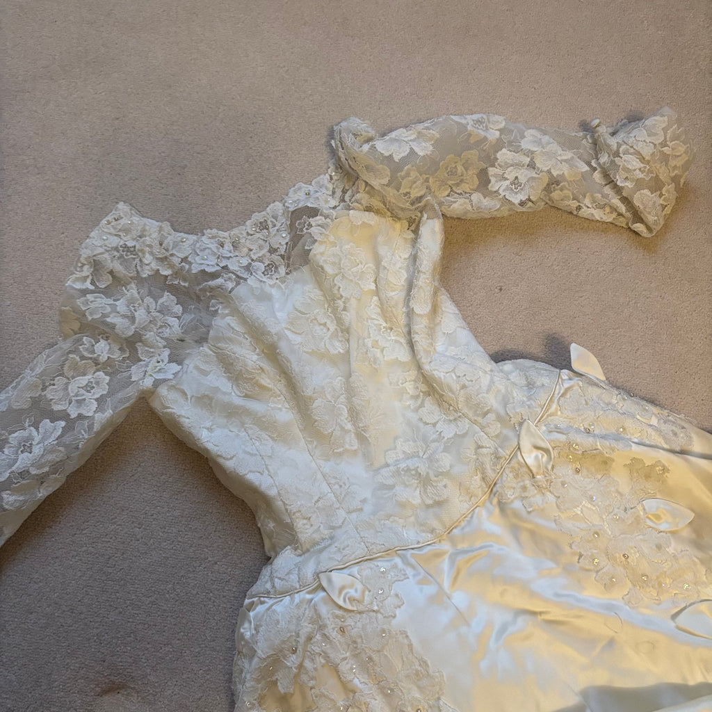 Y142 Vintage wedding dress (extra small)