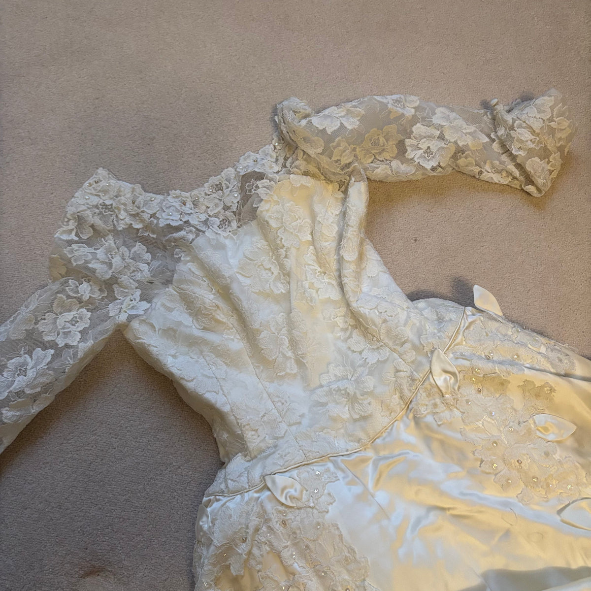 Y142 Vintage wedding dress (extra small)