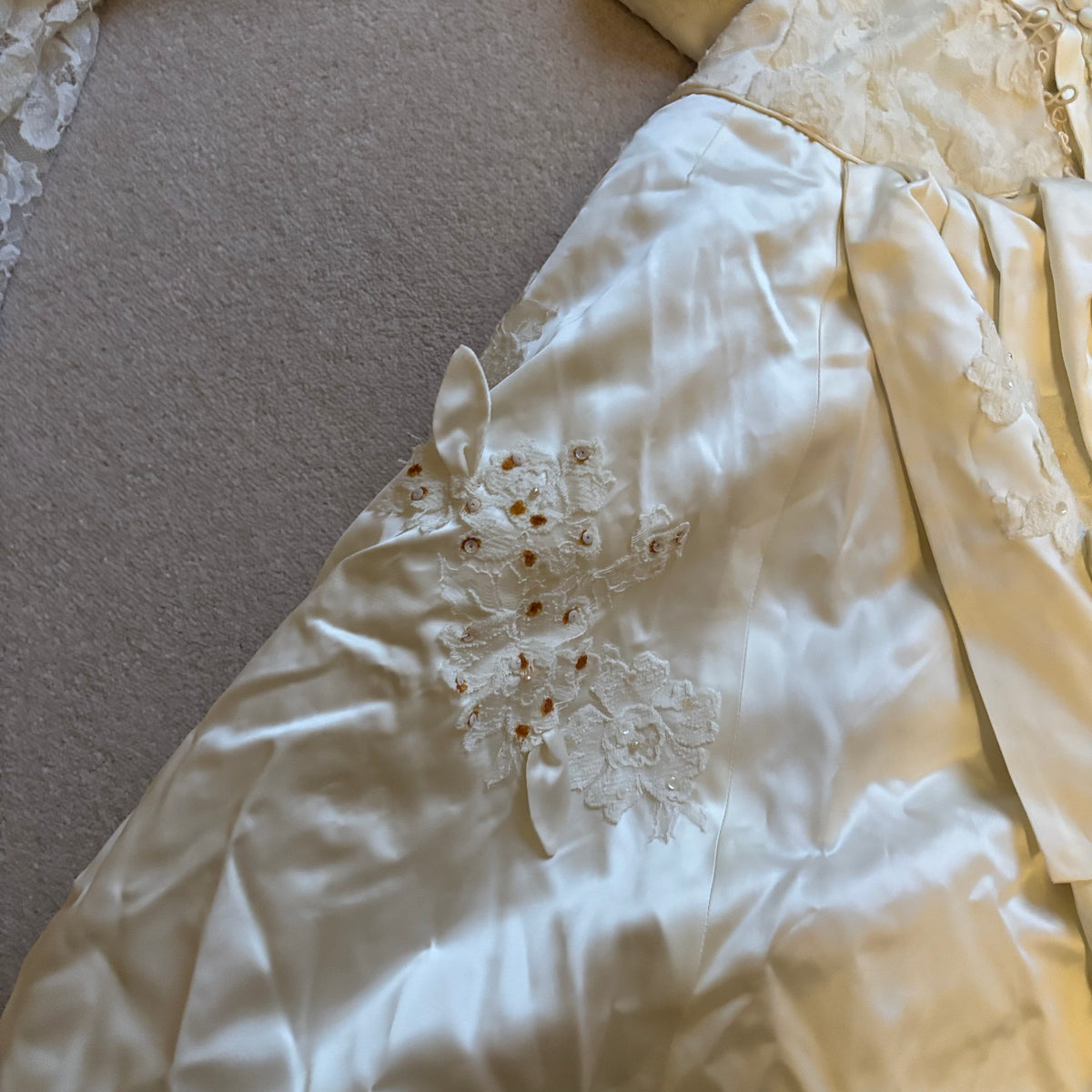 Y142 Vintage wedding dress (extra small)