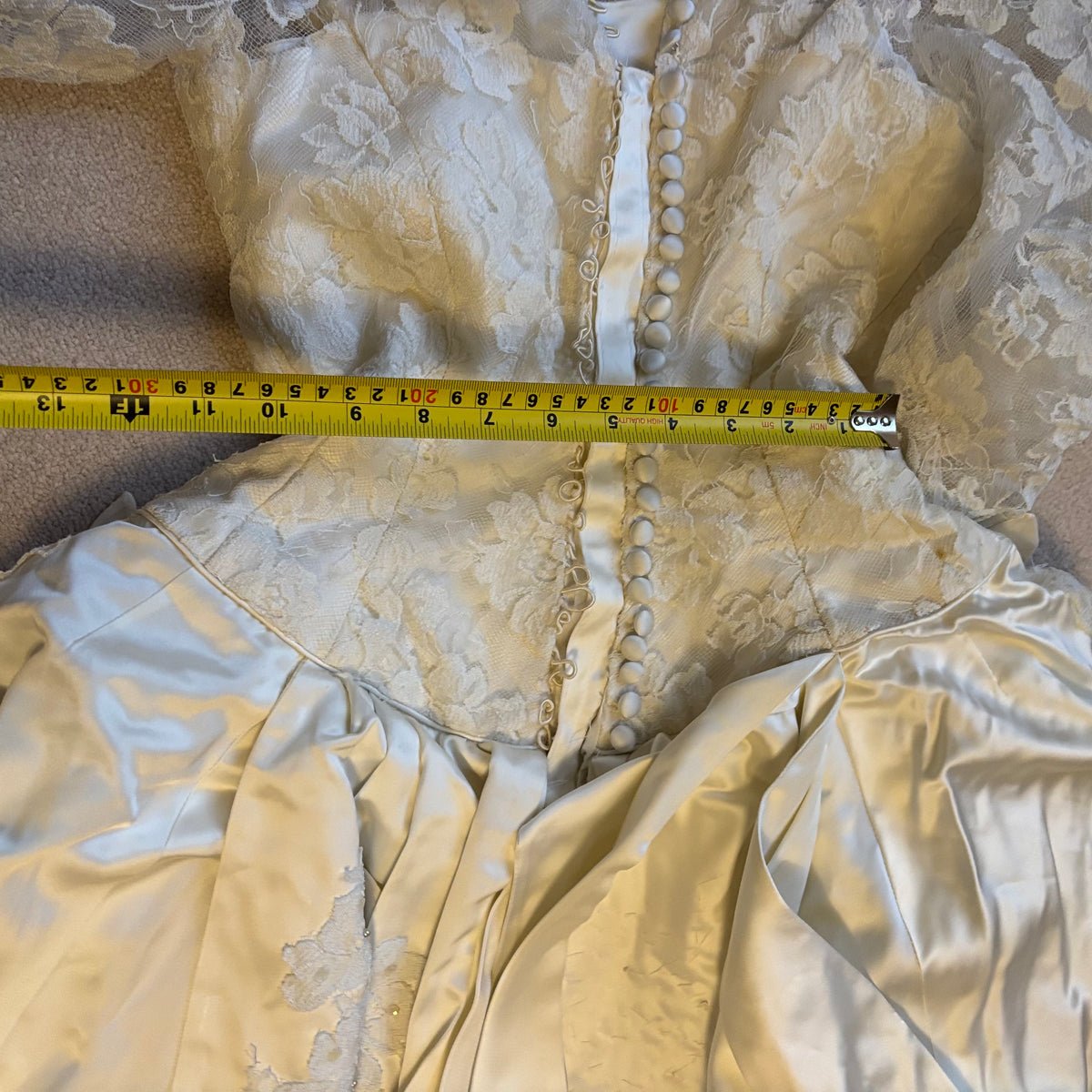 Y142 Vintage wedding dress (extra small)
