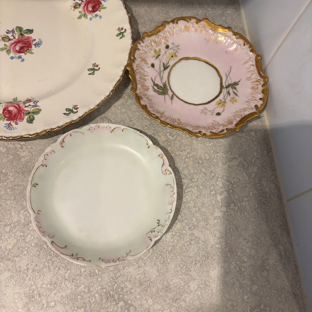 Y146 Vintage China Grouping (assorted plates and more)