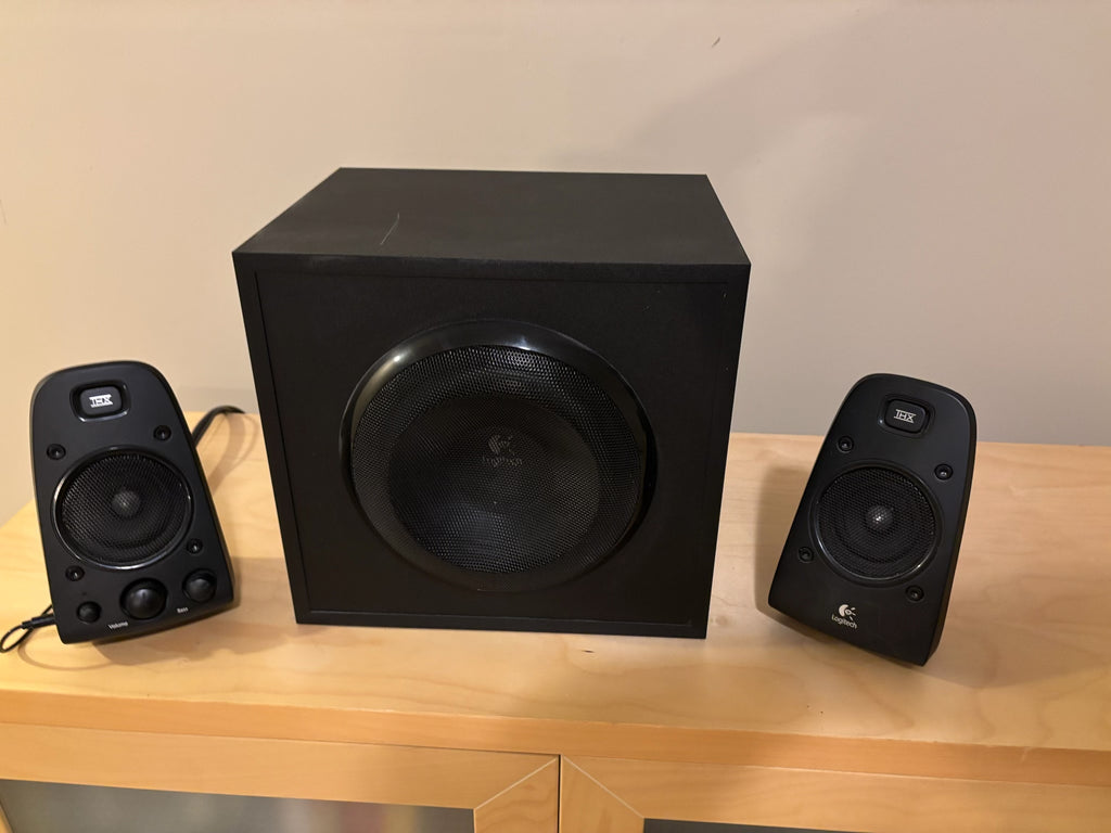 B203 Logitech THX 3 piece speaker system