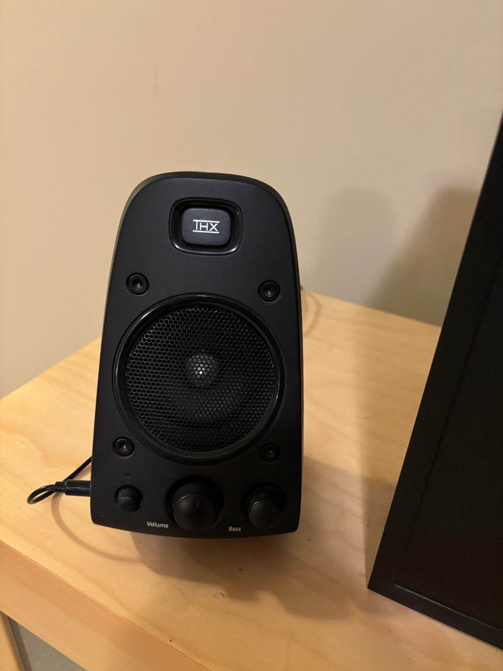 B203 Logitech THX 3 piece speaker system