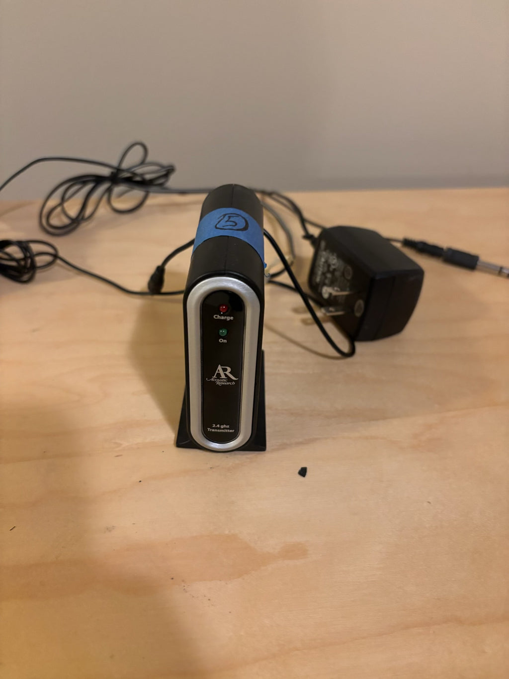 B204 AR (Acoustic Research) 2.4GHz wireless headphones