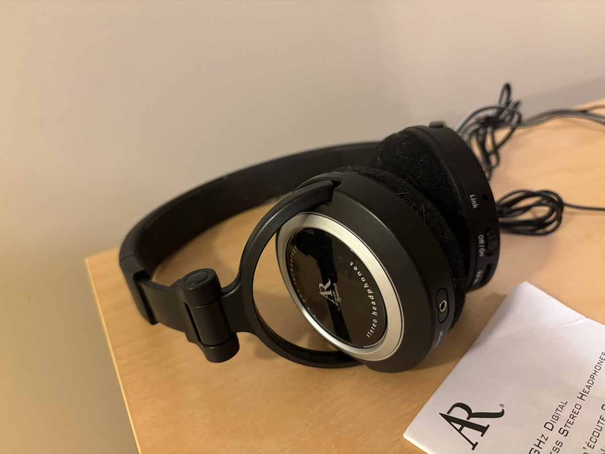 B204 AR (Acoustic Research) 2.4GHz wireless headphones