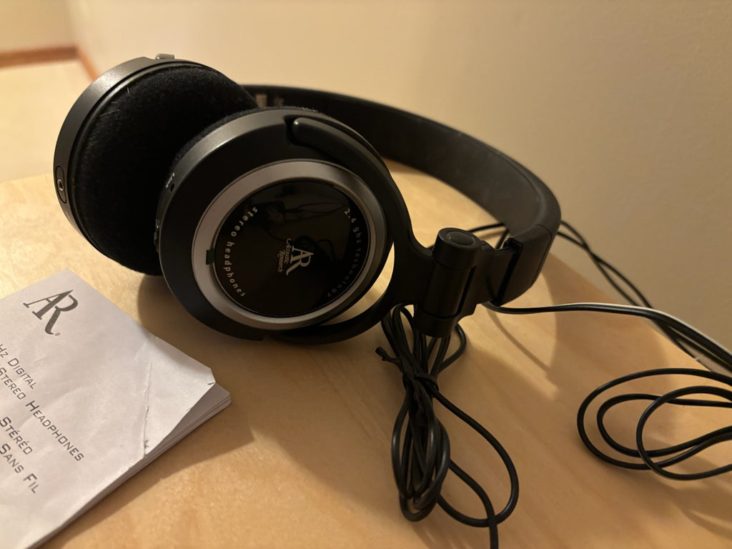 B204 AR (Acoustic Research) 2.4GHz wireless headphones