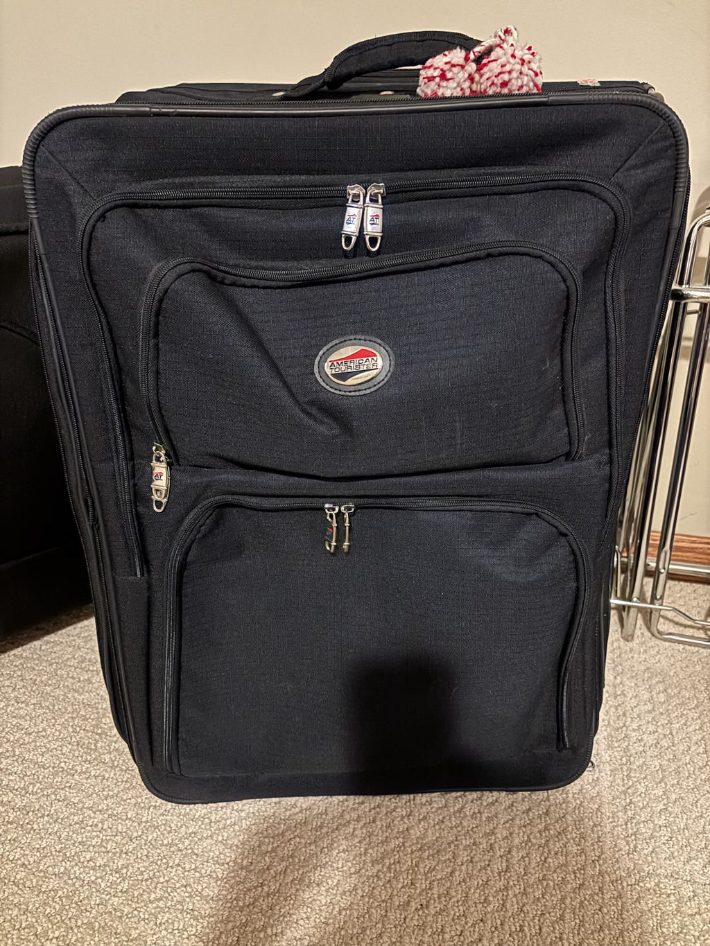 B207 3 Piece luggage grouping with metal trolley