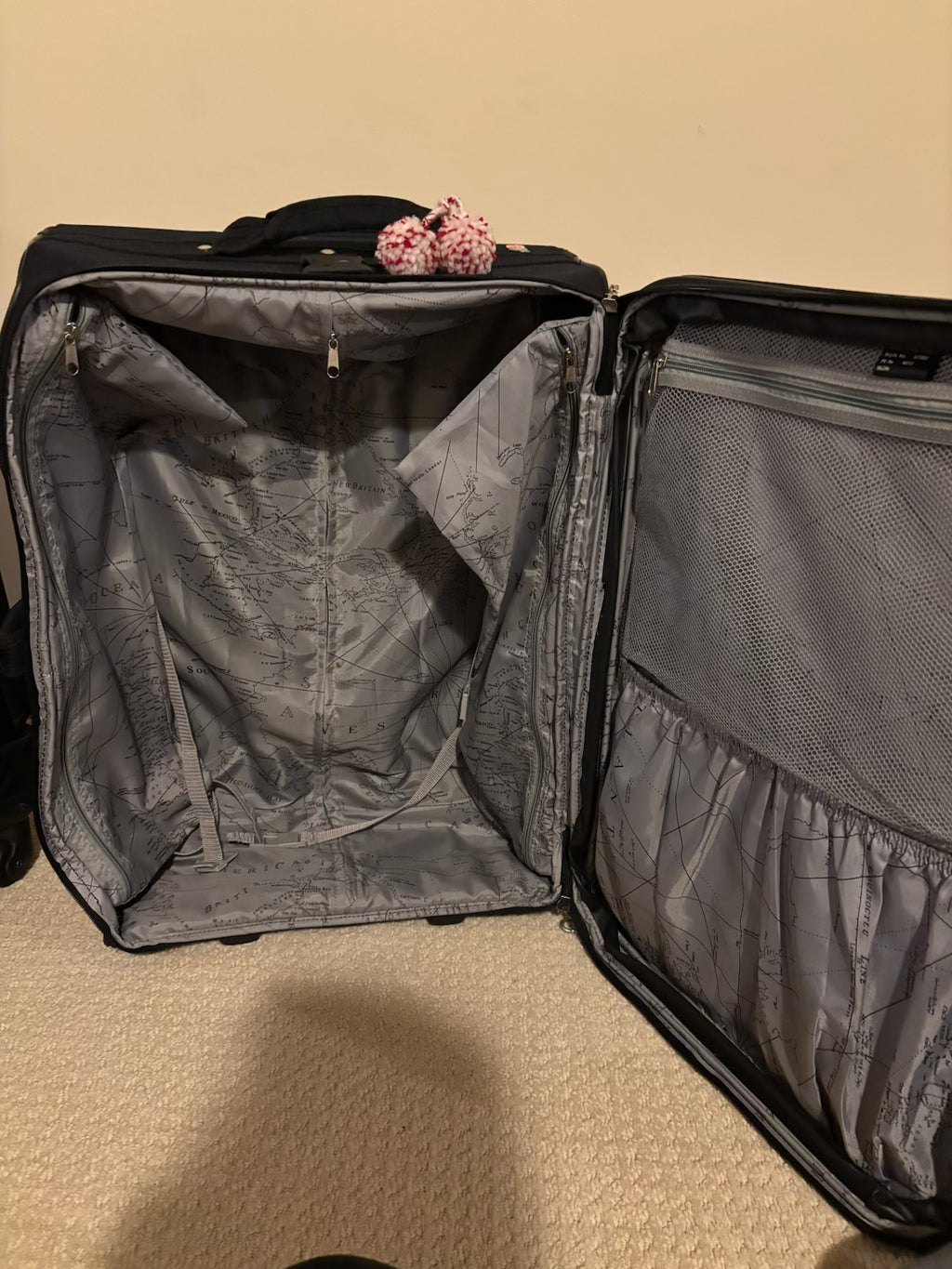 B207 3 Piece luggage grouping with metal trolley