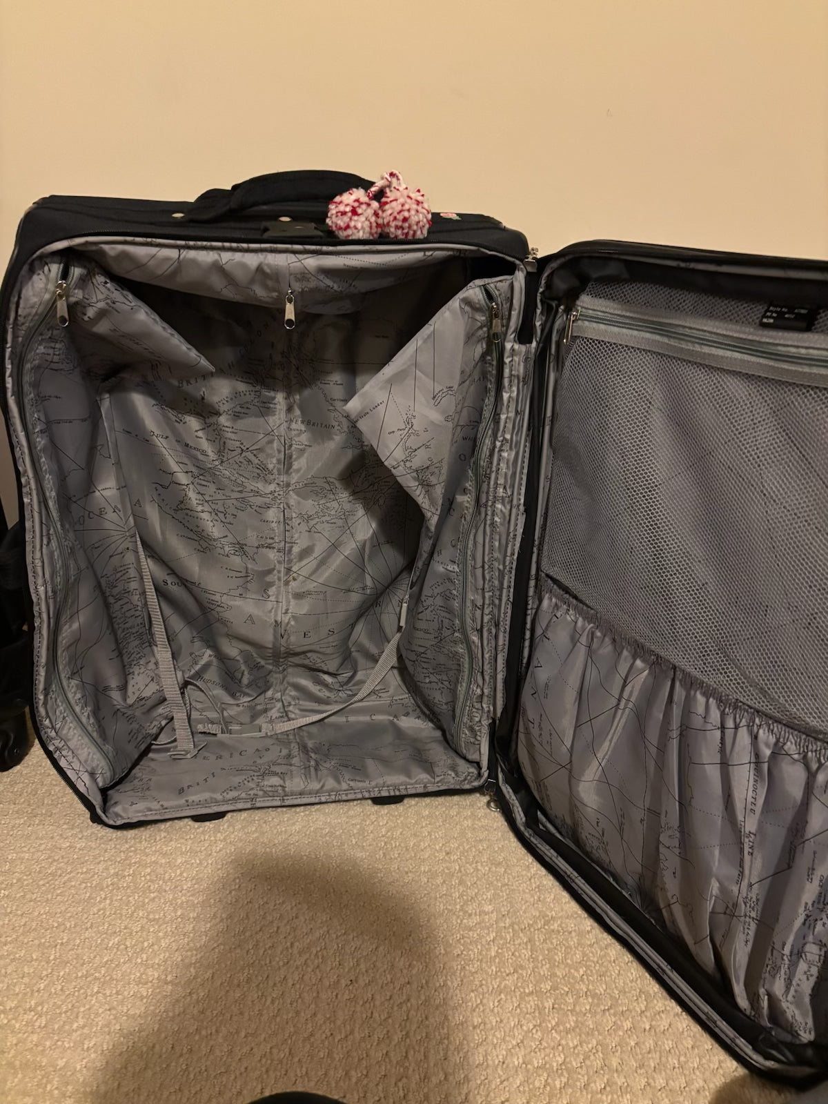 B207 3 Piece luggage grouping with metal trolley