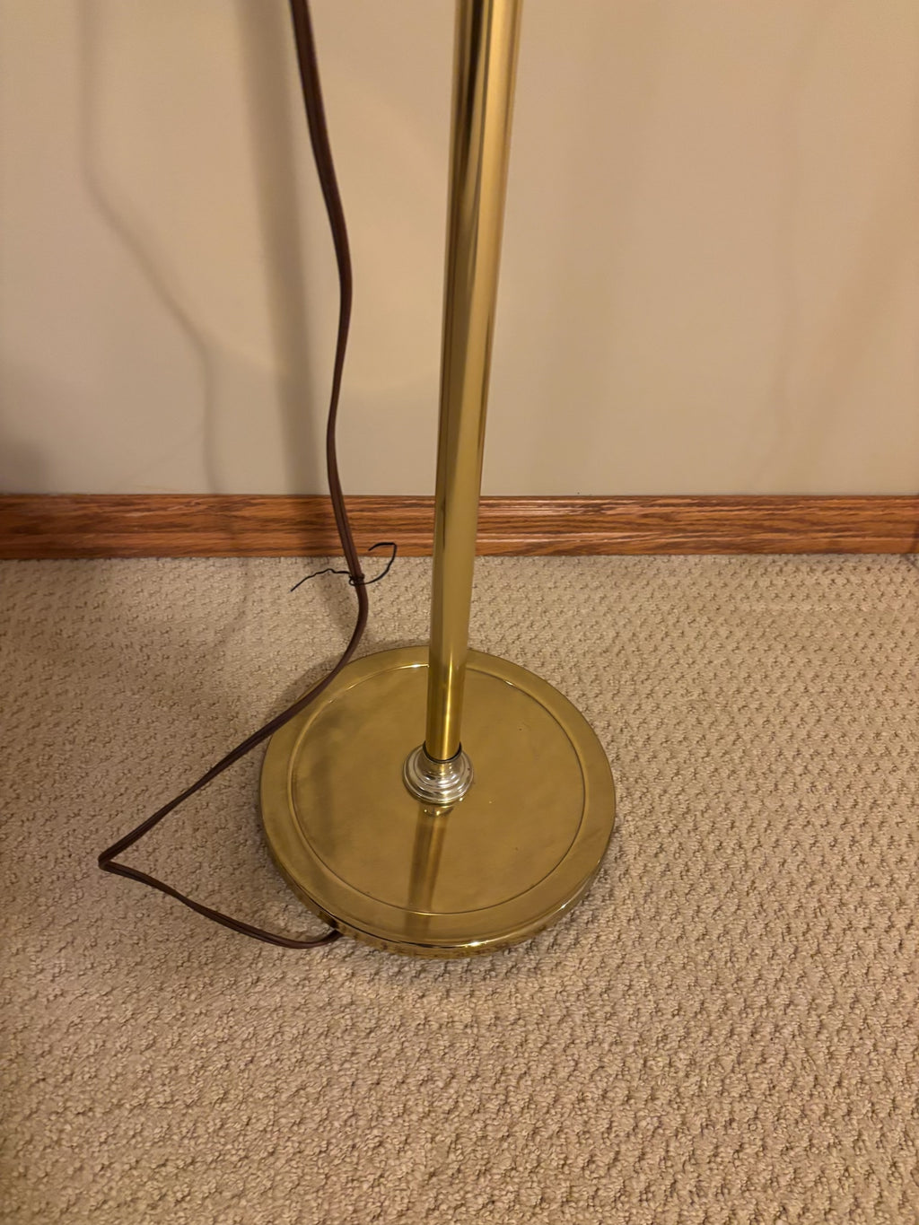 B208 Set of 2 vintage brass finish floor lamps with white shades
