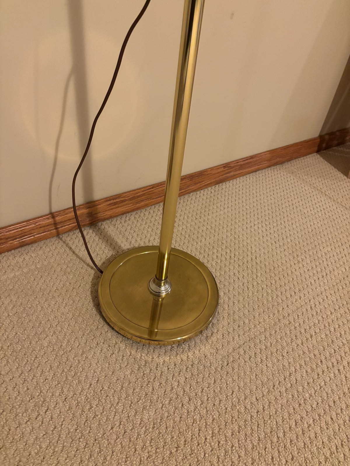 B208 Set of 2 vintage brass finish floor lamps with white shades