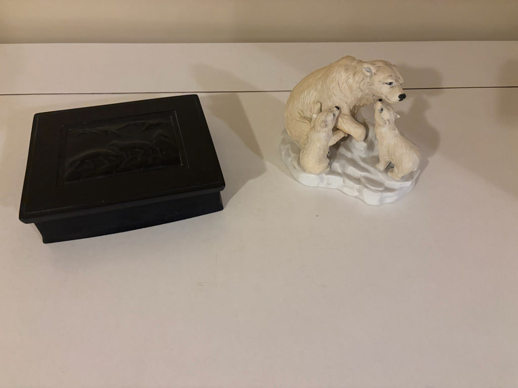 B213 Home Decor Grouping (jewellery box and polar bear figurine)
